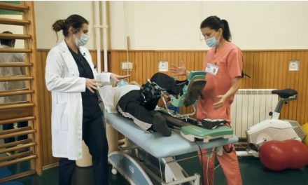 Video educațional: Kinetoterapia genunchiului protezat la pacienții cu hemofilie