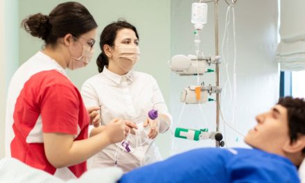 Academia Europeană pentru Asistenți Medicali organizează un eveniment de admitere pe loc la programul de licență dezvoltat în parteneriat cu Universitatea Coventry