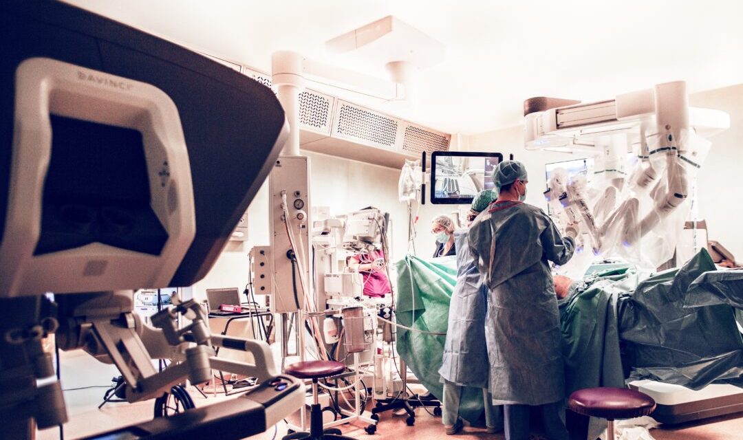 Robotul da Vinci Xi, cel mai avansat sistem de chirurgie robotică din lume, utilizat cu succes în Spitalul Euroclinic