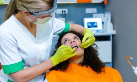 Serviciile medicale stomatologice şi tratamentele dentare, decontate pentru persoanele diagnosticate cu tulburare de spectru autist